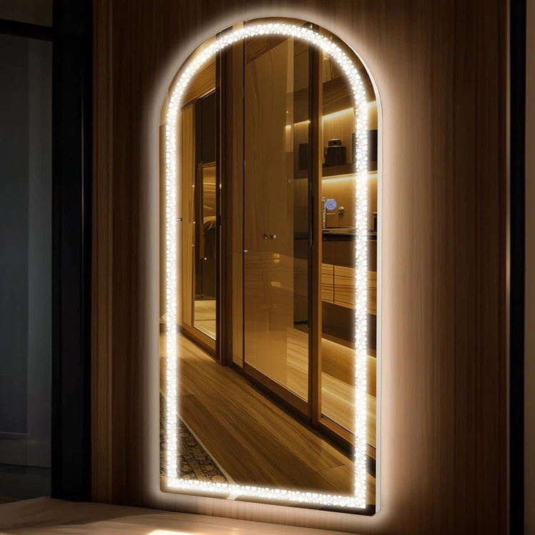 Lučno vođeno ogledalo